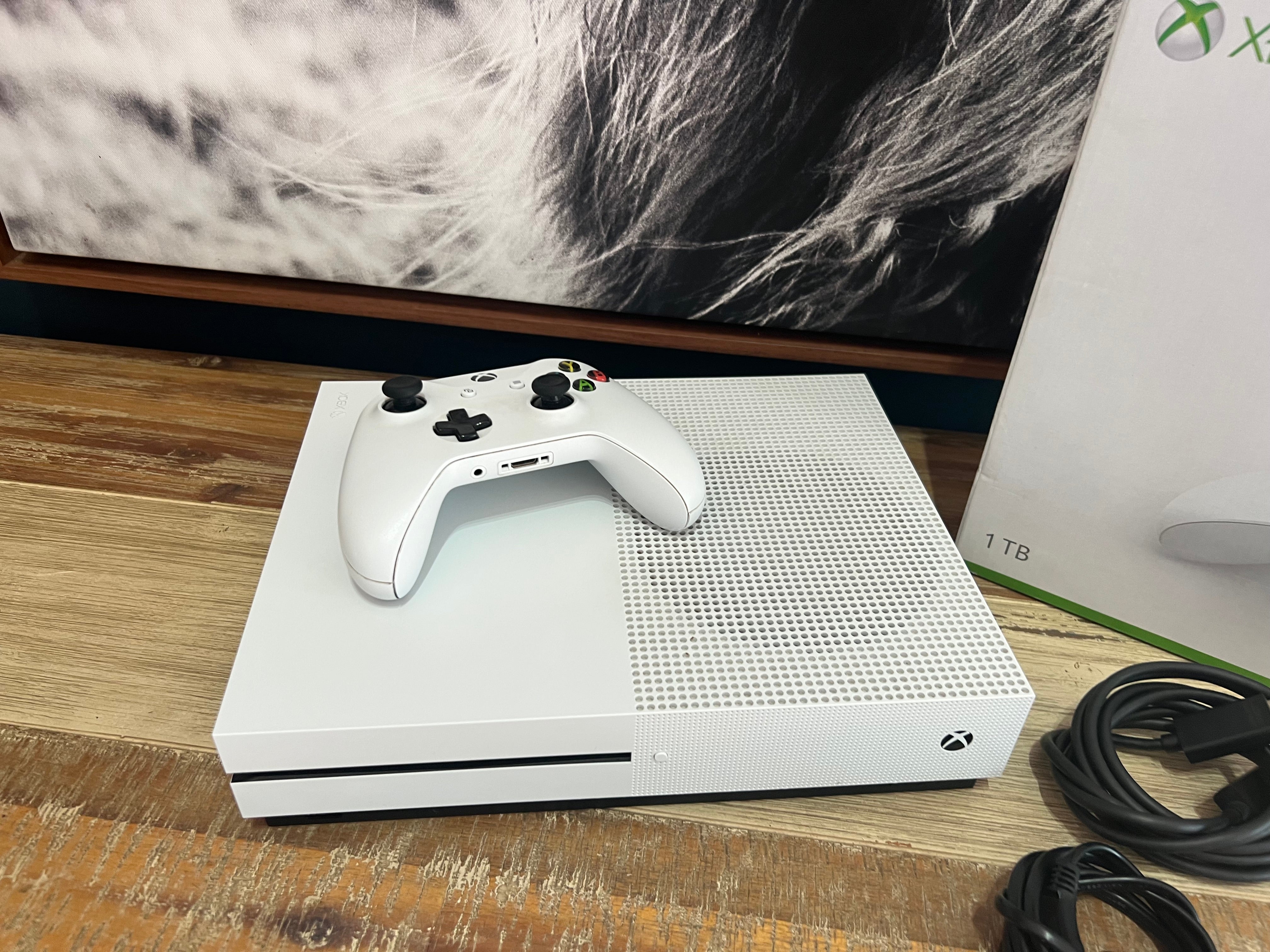 Xbox one s 1tb used for clearance sale